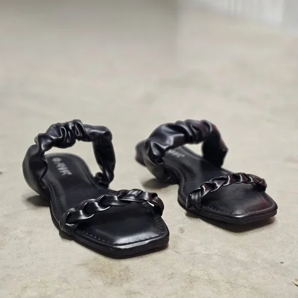 Black Square-Toe Sandals With Braided Strap & Ruched Detail - Picture 3 of 6